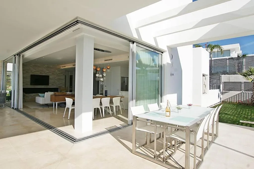 Beautiful Villa With Amazing Views Марбелья