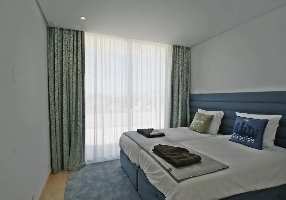 Beautiful Villa With Amazing Views contacts